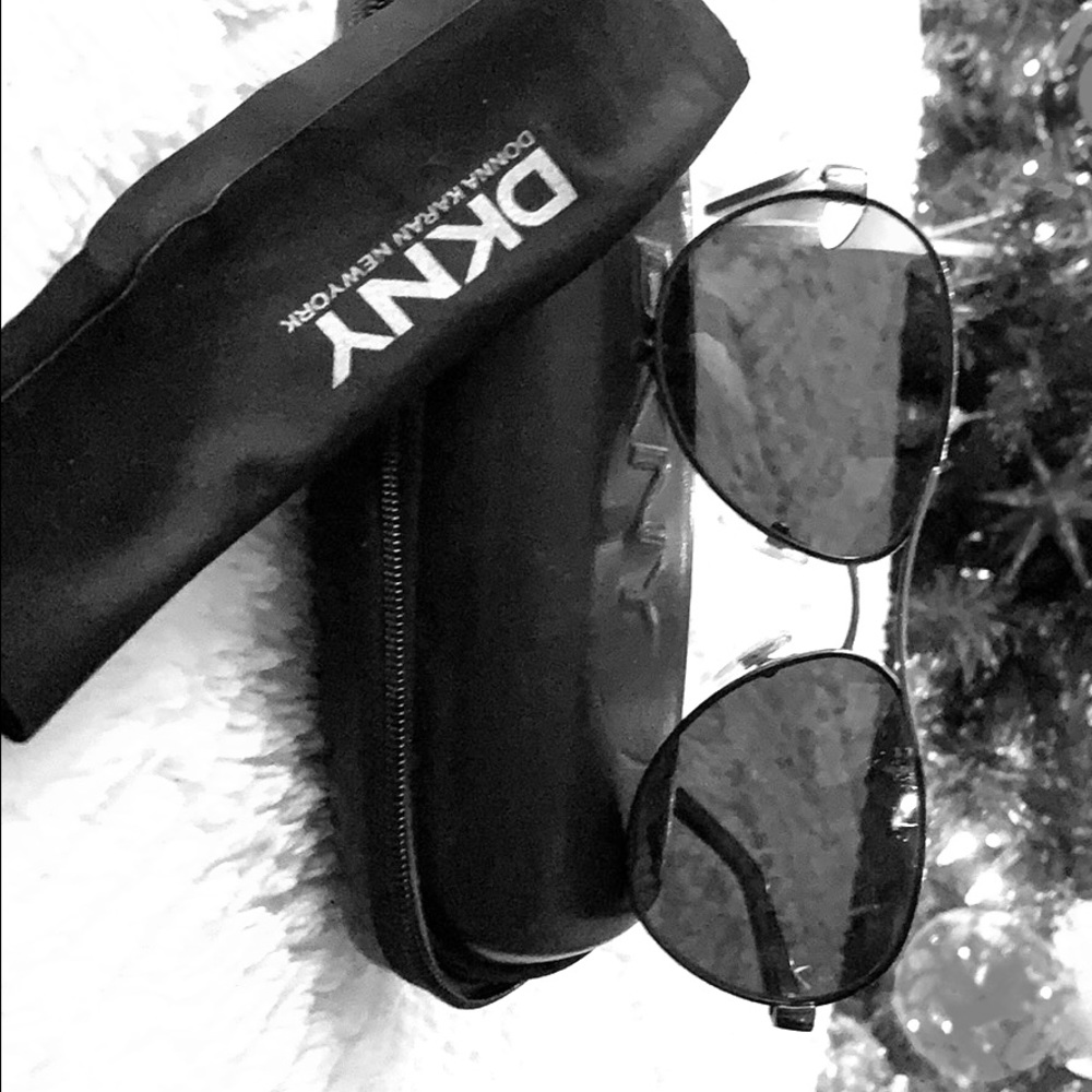 Vintage DKNY Aviator sunglasses with case